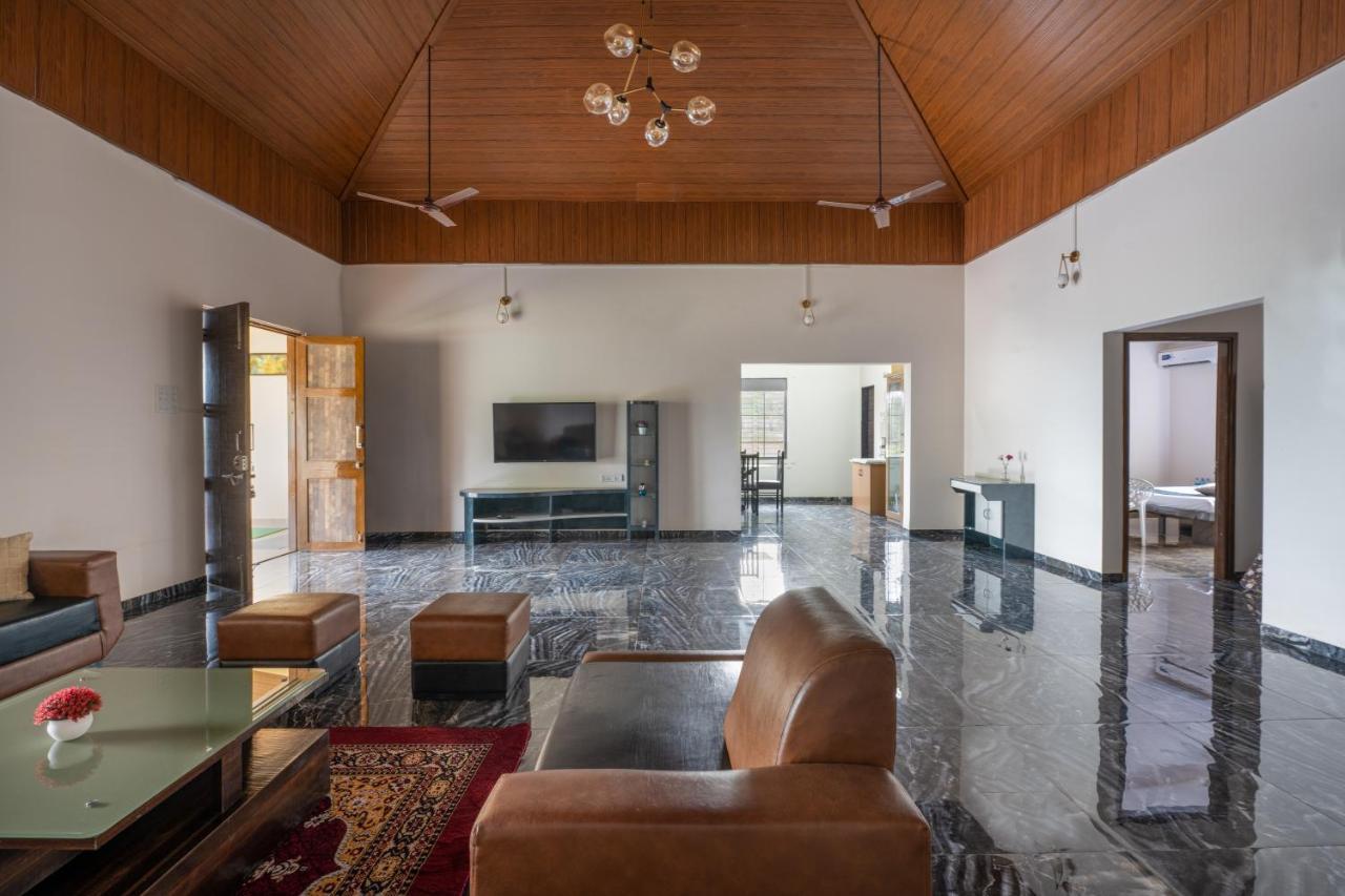 Hillrock Resort & Villas, Neral-カルジャット エクステリア 写真