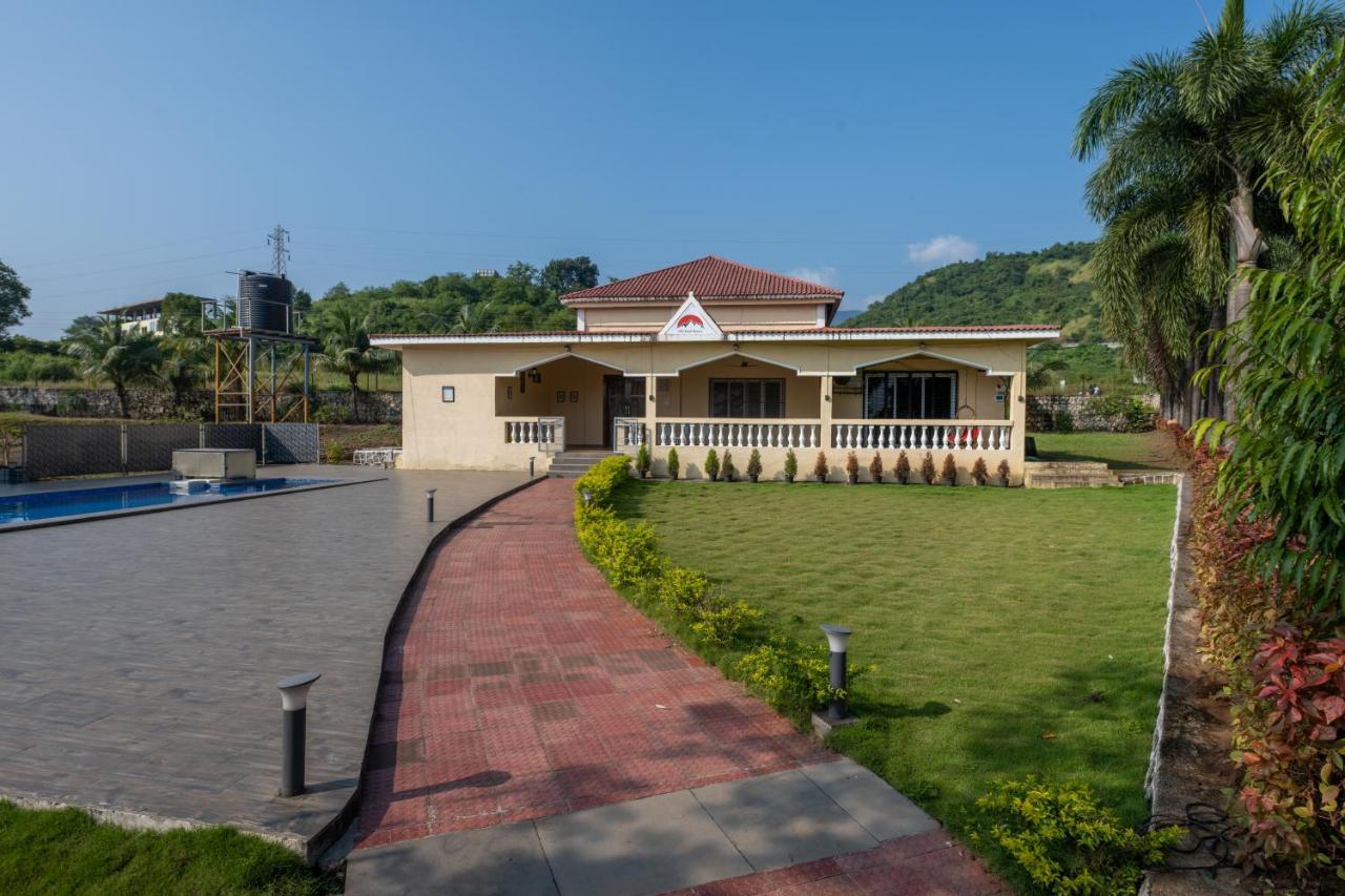 Hillrock Resort & Villas, Neral-カルジャット エクステリア 写真