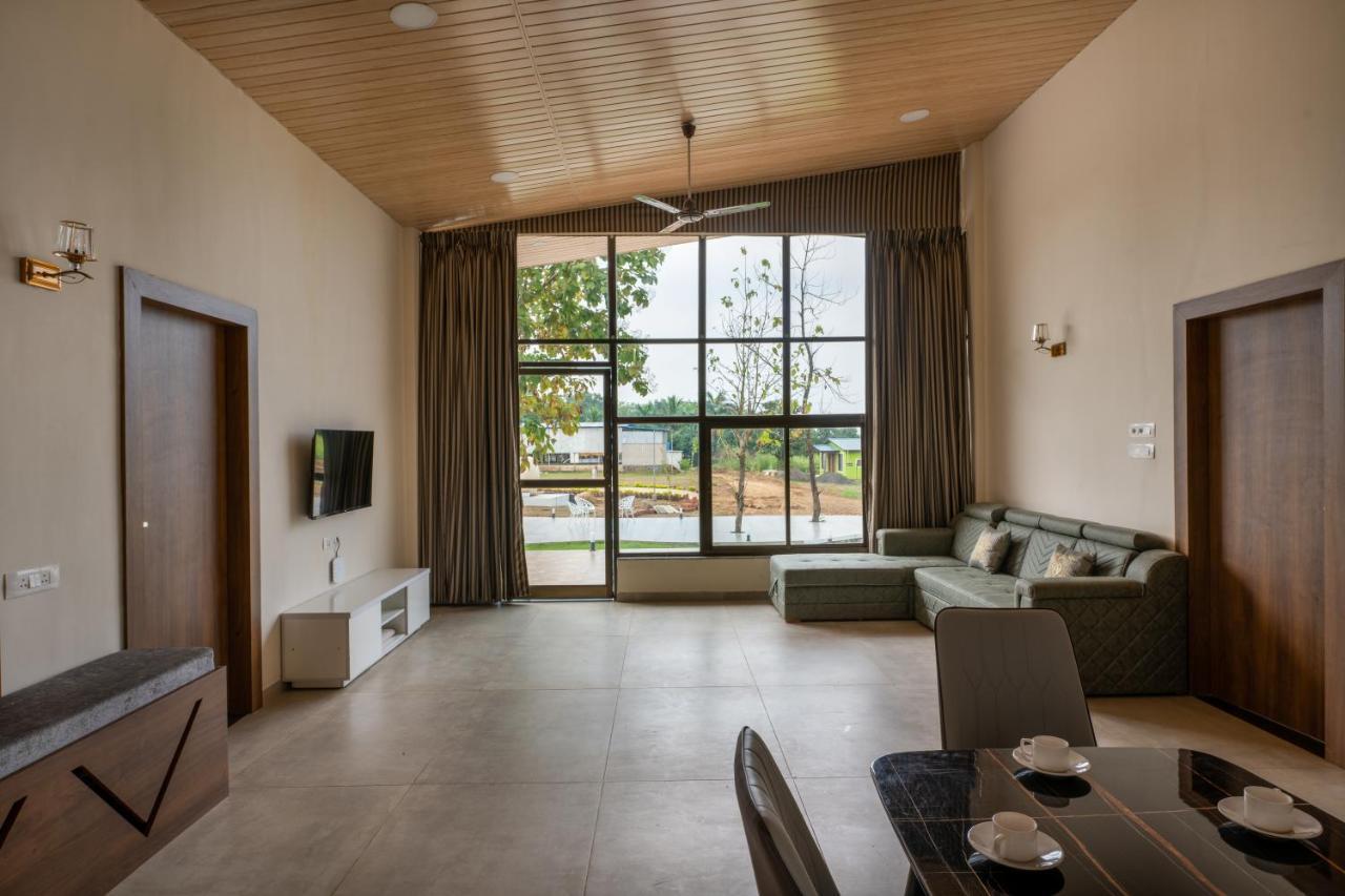 Hillrock Resort & Villas, Neral-カルジャット エクステリア 写真