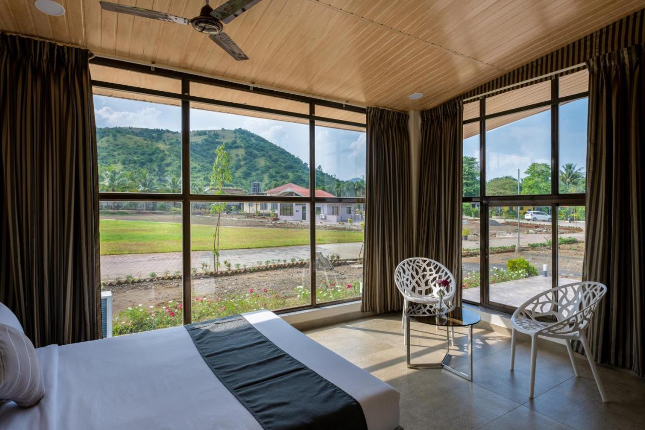 Hillrock Resort & Villas, Neral-カルジャット エクステリア 写真
