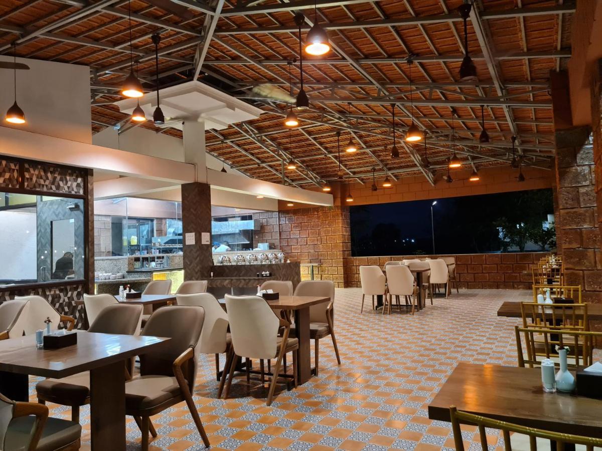 Hillrock Resort & Villas, Neral-カルジャット エクステリア 写真