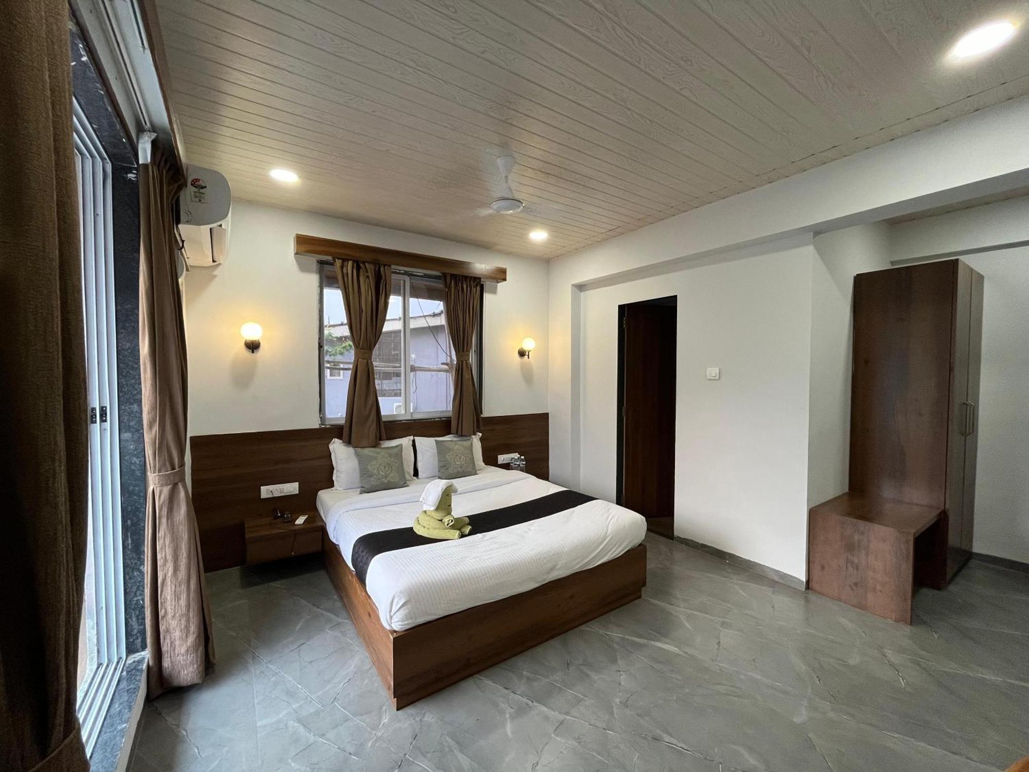 Hillrock Resort & Villas, Neral-カルジャット エクステリア 写真