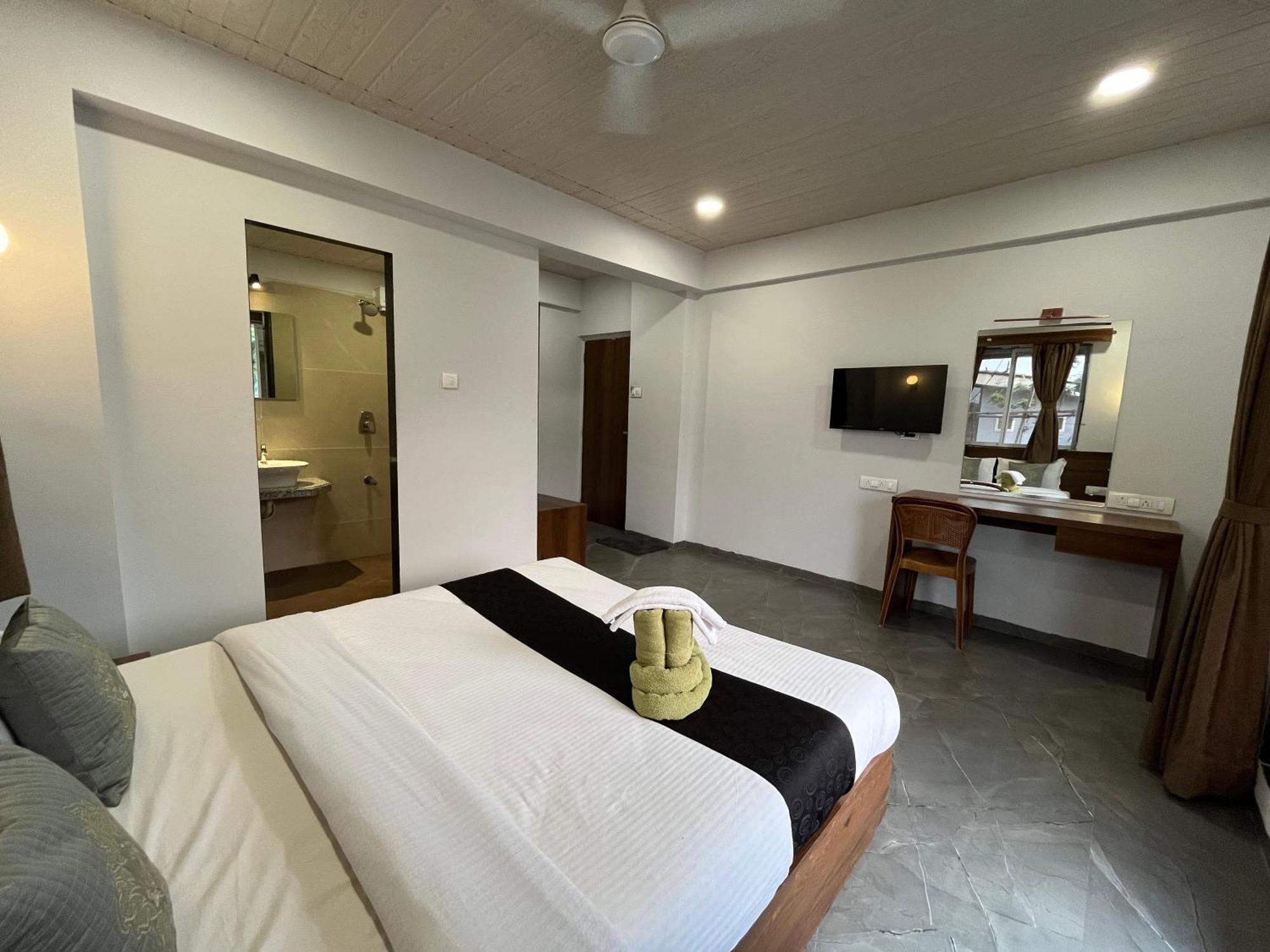 Hillrock Resort & Villas, Neral-カルジャット エクステリア 写真